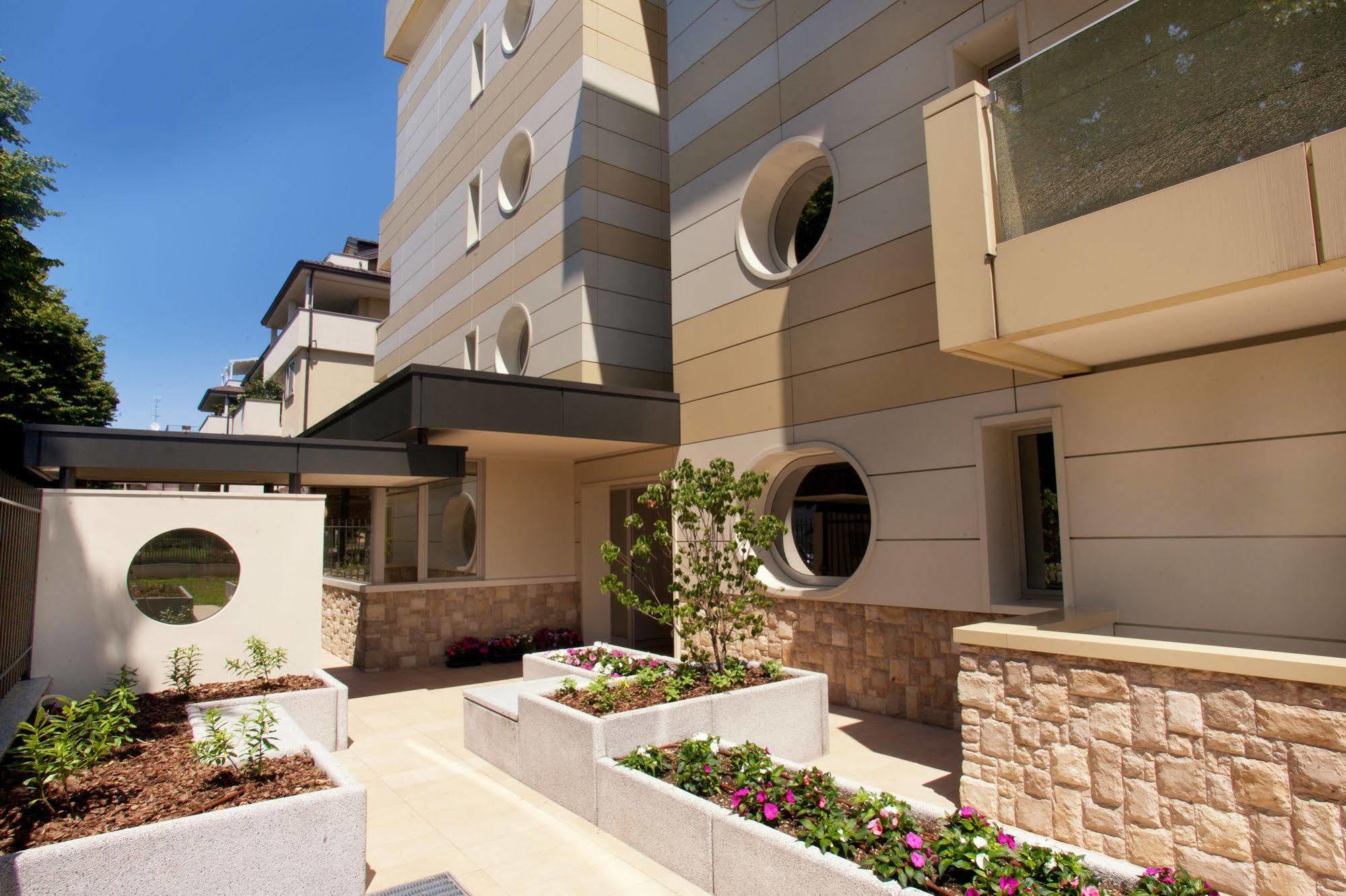تْشيرنوسكو سول نافيلِ Residence Le Querce المظهر الخارجي الصورة