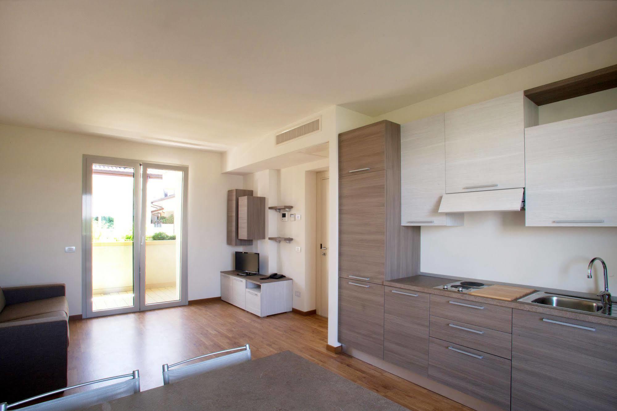 تْشيرنوسكو سول نافيلِ Residence Le Querce المظهر الخارجي الصورة